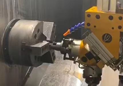 The Robot Automatically Feeds To Processing, HZCD Universal Joint Coupling Processing